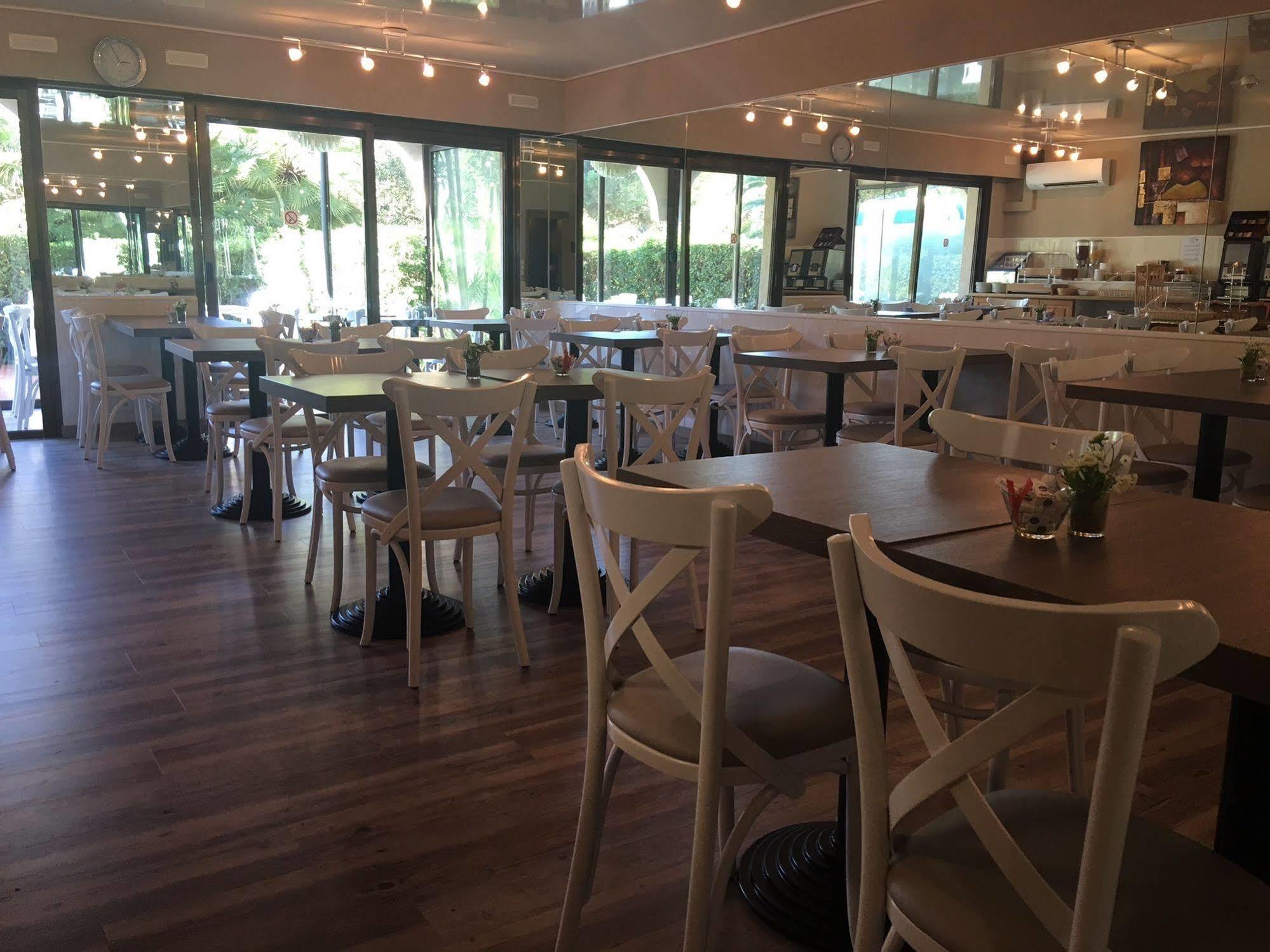 Hotel Bahia Villeneuve-Loubet Eksteriør bilde