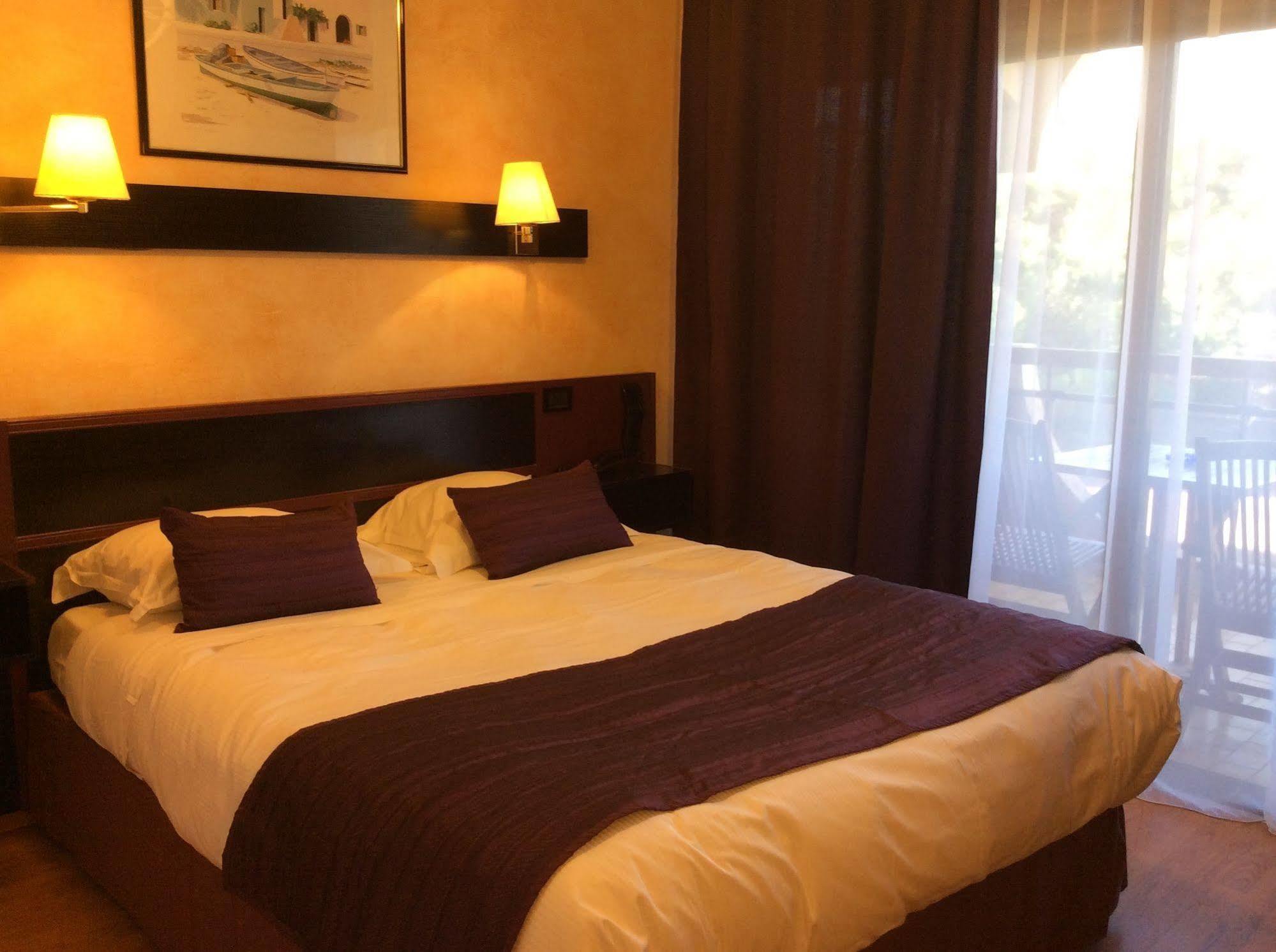 Hotel Bahia Villeneuve-Loubet Eksteriør bilde